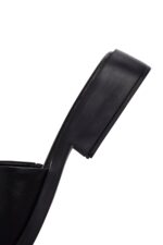 Pantofla Lëkure e Zezë Casual për Femra - Image 8