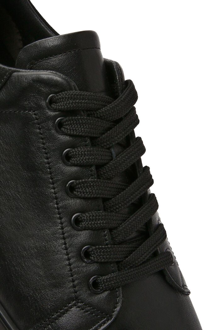 Sneaker Lëkure e Zezë me Lidhëse e Trashë me Tabane për Burra - Image 10