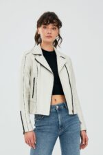 Kiara Xhaketë Lëkure Bezhë Slim Fit Biker për Femra