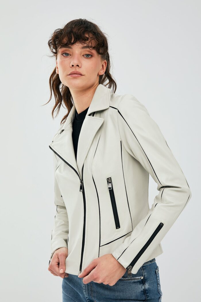 Kiara Xhaketë Lëkure Bezhë Slim Fit Biker për Femra - Image 4