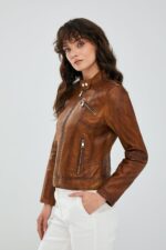 Kylie Xhaketë Lëkure Camel e Shkurtër për Femra - Image 2