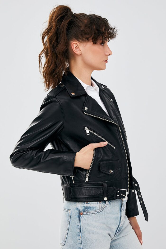 Newage Xhaketë Lëkure e Zezë Slim Fit Biker për Femra - Image 4