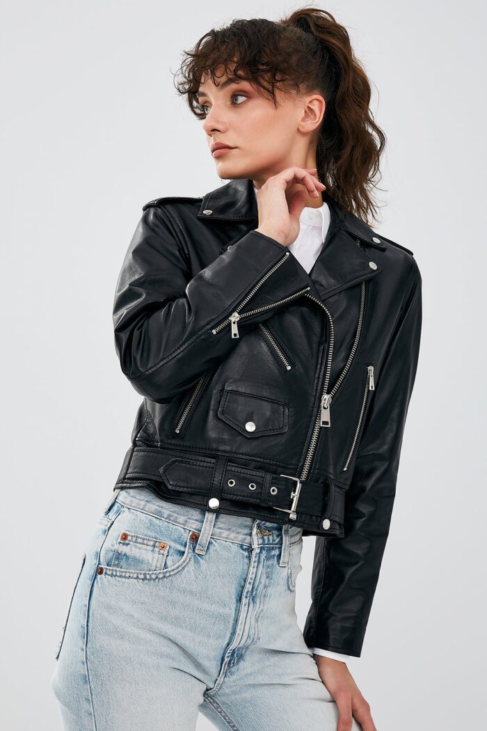 Newage Xhaketë Lëkure e Zezë Slim Fit Biker për Femra - Image 9