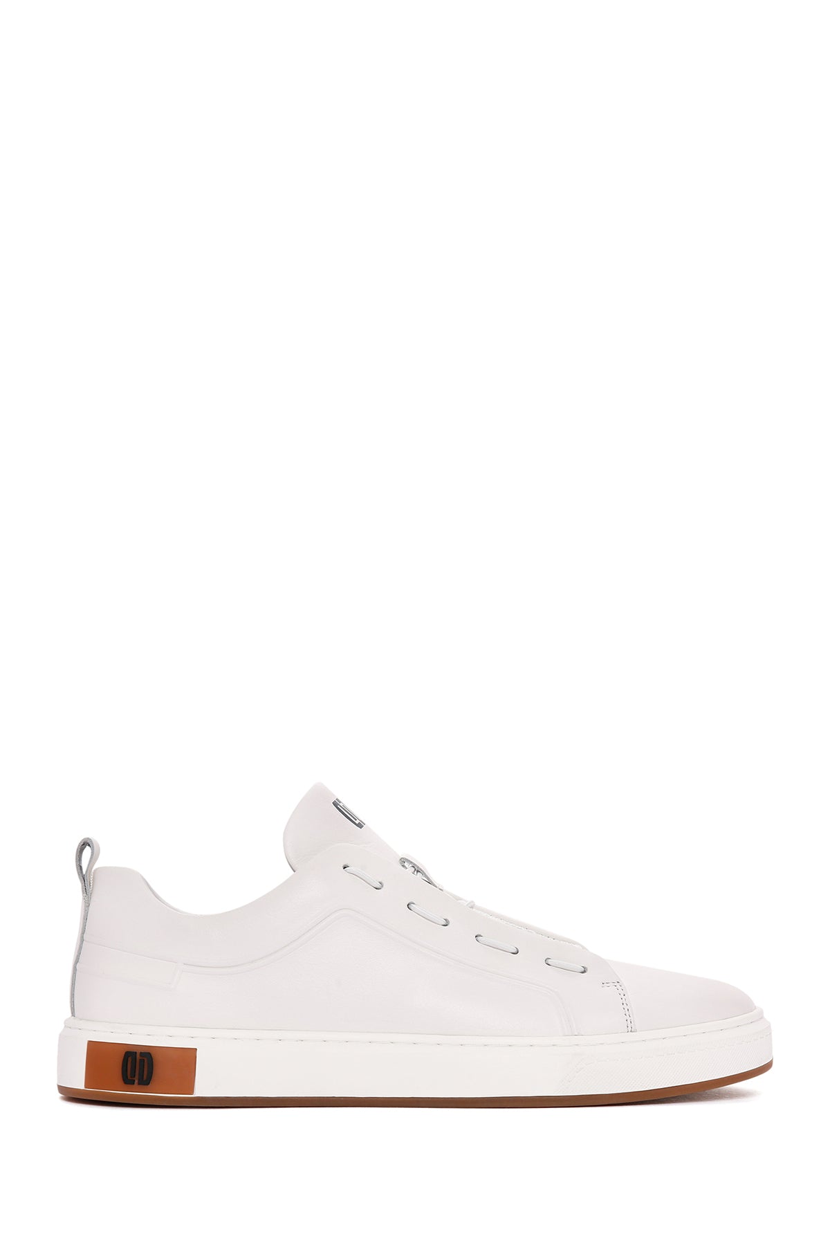 238a818892ebee0d787ce4753ca79325_58437675-4374-42cb-bb69-2d19c77c4089.jpg Sneaker Lëkure e Zezë me Lidhëse për Burra - Image 1