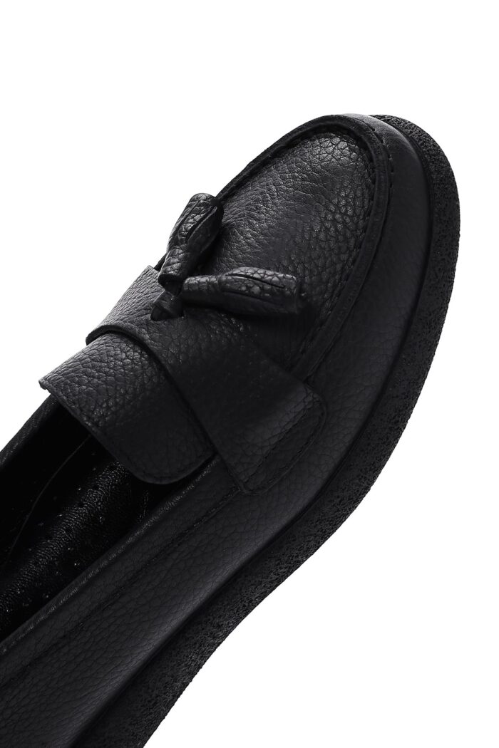 Loafer Lëkure e Zezë me Xhufkë Comfort për Femra - Image 9