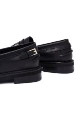 Loafer Lëkure e Zezë me Kopsë Maskulin për Femra - Image 11
