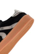 Sneaker Lëkure e Zezë me Lidhëse për Femra - Image 8