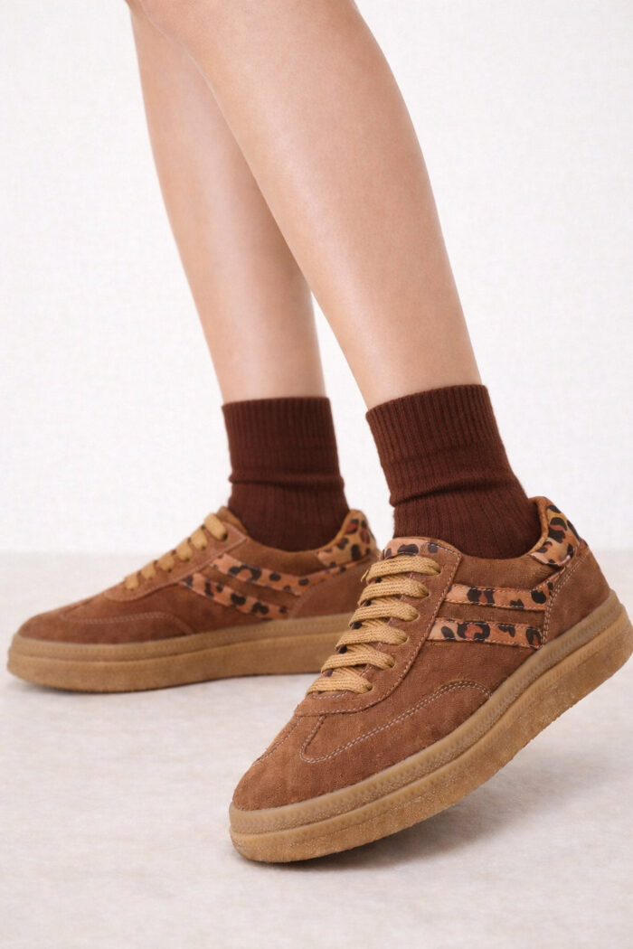 Sneaker Lëkure Tabako me Lidhëse për Femra - Image 2