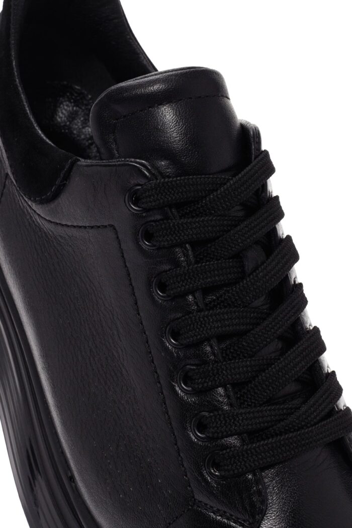 Sneaker Lëkure e Zezë me Lidhëse e Trashë me Tabane për Burra - Image 11
