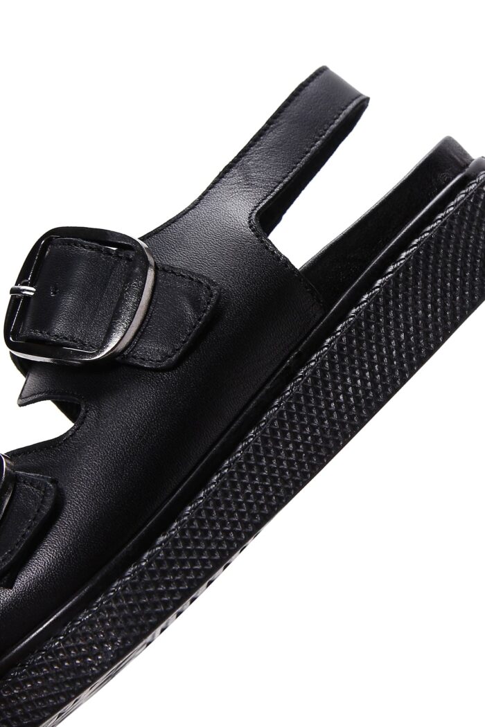 Sandale Lëkure e Zezë Dyfishe me Kopsë Comfort për Femra - Image 8