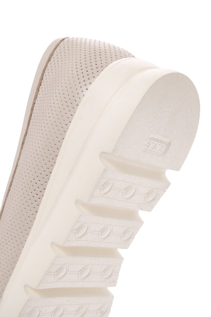 Loafer Lëkure Krem me Kopsë Comfort për Femra - Image 9