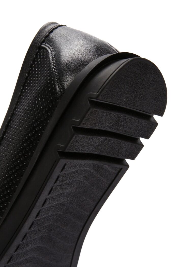 Loafer Lëkure e Zezë me Kopsë Comfort për Femra - Image 8