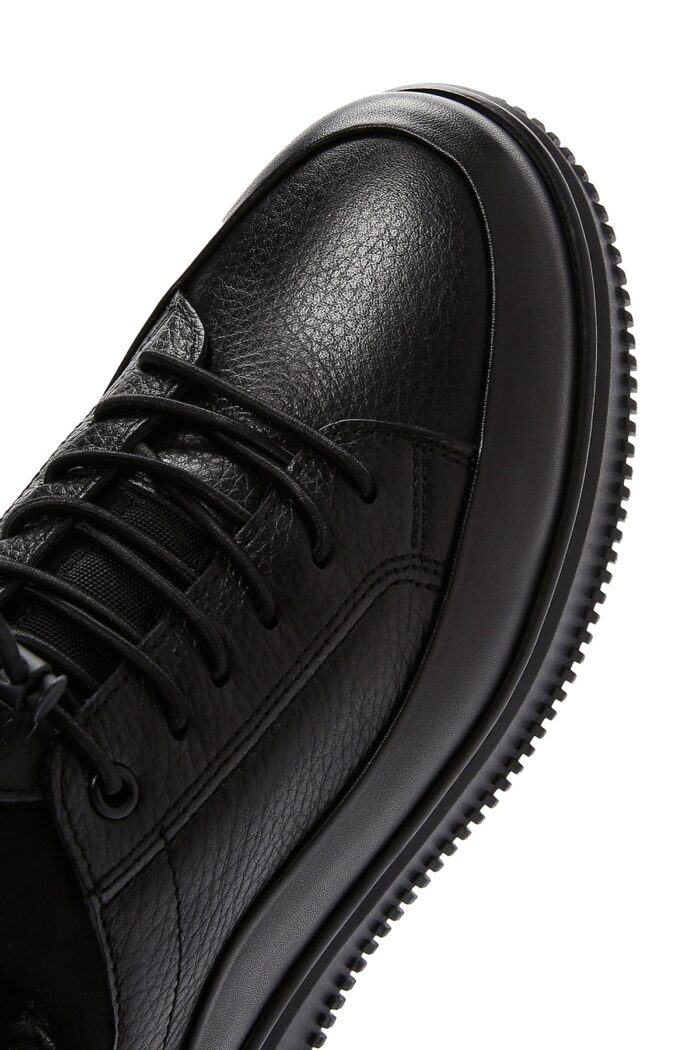Sneaker Lëkure e Zezë me Lidhëse për Burra - Image 9