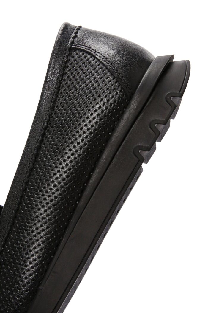 Loafer Lëkure e Zezë me Kopsë Comfort për Femra - Image 7