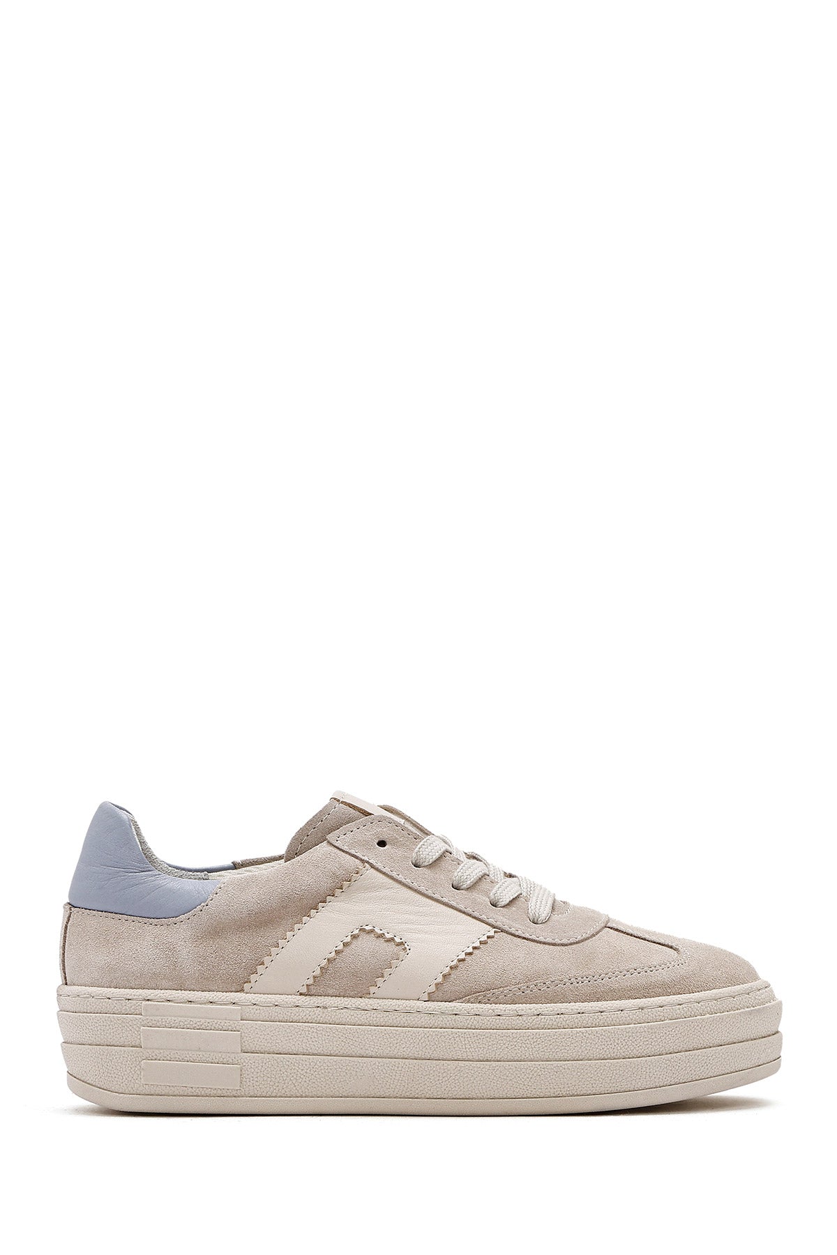 eed6382f6257544a86259b27a88cf8d3.jpg Sneaker Lëkure me Lidhëse për Femra - Image 1